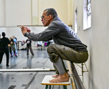 Teatro Guaíra oferece curso gratuito de técnicas corporais para artistas do movimento