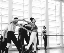Estreia da semana, balé “GiselleS” transforma clássico em história de identidade e amor