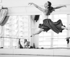 Estreia da semana, balé “GiselleS” transforma clássico em história de identidade e amor