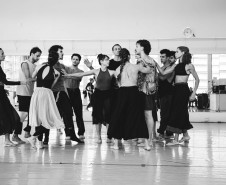 Estreia da semana, balé “GiselleS” transforma clássico em história de identidade e amor