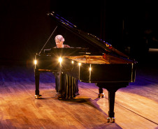 Concerto da Orquestra Sinfônica do Paraná celebra os 70 anos da pianista Analaura de Souza Pinto