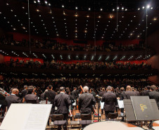 Concerto da Orquestra Sinfônica do Paraná celebra os 70 anos da pianista Analaura de Souza Pinto