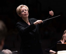 Ingressos para concerto da OSP com a maestra britânica Catherine Larsen-Maguire já estão à venda