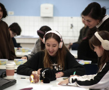 Matrículas abertas no Centro Juvenil de Artes Plásticas e oficina de mangá no MON marcam a agenda cultural da semana