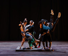 Balé Teatro Guaíra estreia espetáculo que une memória, coletividade e dança contemporâneaBalé Teatro Guaíra estreia espetáculo que une memória, coletividade e dança contemporânea