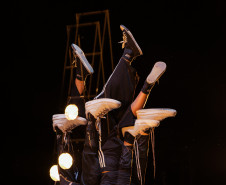 Balé Teatro Guaíra estreia espetáculo que une memória, coletividade e dança contemporâneaBalé Teatro Guaíra estreia espetáculo que une memória, coletividade e dança contemporânea