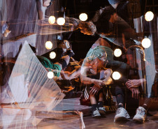 Balé Teatro Guaíra estreia espetáculo que une memória, coletividade e dança contemporâneaBalé Teatro Guaíra estreia espetáculo que une memória, coletividade e dança contemporânea
