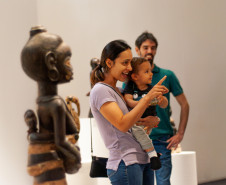 Museu Oscar Niemeyer promove atividade musical para bebês de 12 a 36 meses