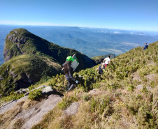 Governo do Paraná participa de ação no Parque Estadual Pico Paraná para reforçar a conservação e orientar visitantes