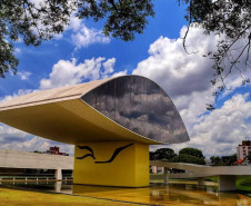 Domingo de eleições altera horários dos espaços culturais do Estado em Curitiba