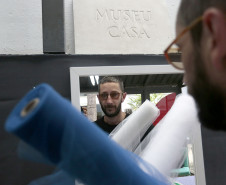Alexandre Linhares e Thifany F. voltam ao Museu Alfredo Andersen para residência artística