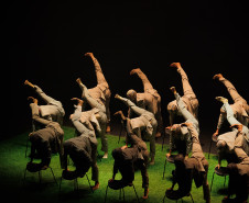 Balé Teatro Guaíra estreia espetáculo que une memória, coletividade e dança contemporâneaBalé Teatro Guaíra estreia espetáculo que une memória, coletividade e dança contemporânea