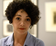 A produtora cultural e curadora Ana Rocha é a nova diretora do MAC-PR. 