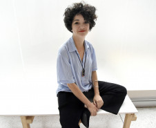 A produtora cultural e curadora Ana Rocha é a nova diretora do MAC-PR. 