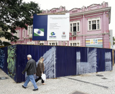 Prédio do MAC-PR, no centro de Curitiba, está com reforma em andamento. 