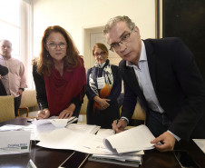 Assinatura do termo de cooperação técnica entre a Secretaria de Estado da Comunicação Social e da Cultura (SECC) e a Secretaria de Cultura, Esporte e Lazer do município de Piraquara, região metropolitana de Curitiba, para uso do SisProfice.