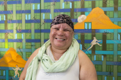 Alessandra do Rocio Andrade na abertura de sua exposição de fotos no Centro Juvenil de Artes. Foto Maringas Maciel.