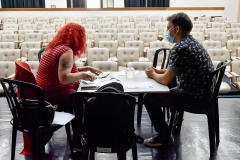 Trabalhadores da cultura são entrevistados para o Festival de Teatro de Curitiba