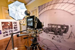 “Kalk – 91 anos de história", que homenageia a trajetória do curitibano José Kalkbrenner, expert da fotografia publicitária e do fotojornalismo. -