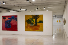 Catálogo do artista Rodrigo Andrade está disponível na MON Loja. Na foto, exposição Pintura e Matéria