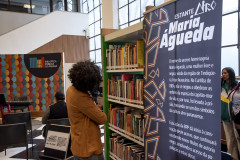 Biblioteca Pública do Paraná inaugura Estante Afro — Maria Águeda com mais de 500 livros. Foto: Kraw Penas/SEEC 