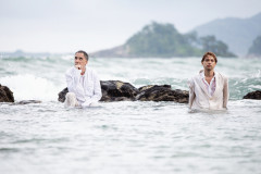 Arnaldo Antunes e Vitor Araújo tocam "Lágrimas no Mar" no Guairão no dia 18 de maio