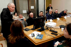 Normativas fortalecem proteção do patrimônio arqueológico da Cidade Real do Guairá. Na foto, reunião Cepha