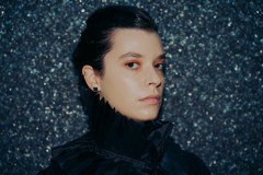 Artista Stefanie Egedy explica instalação de obra sonora no MUPA