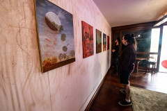 Alunos de pintura da Academia Alfredo Andersen apresentam suas obras em mostra coletiva