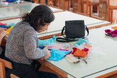 MON promove oficina de bordado gratuita sobre a mostra de Efrain Almeida