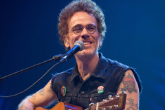 Guairão recebe Nando Reis com a turnê “Uma Estrela Misteriosa”