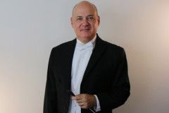 Orquestra Sinfônica do Paraná destaca compositores brasileiros neste dia 24 - Maestro Cláudio Cruz