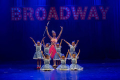 Escola Arte da Dança apresenta "A Fabulosa Loja de Brinquedos" no Guairão