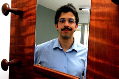 Jomi, novo residente da Academia Alfredo Andersen, cria Departamento dos Espelhos