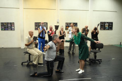 G2 celebra 25 anos com um espetáculo inédito sobre um sujeito que não aproveita a vida