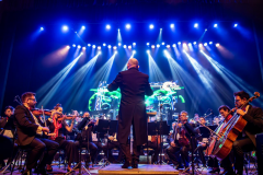 Centro Cultural Teatro Guaíra - Auditório Bento Munhoz da Rocha Neto (Guairão) - "Sinfonia Rock: Led Zeppelin On Stage" – No próximo domingo (27), às 18 horas, o Guairão recebe a Orquestra Sinfônica de Curitiba (OSC) com um tributo à lendária banda Led Zeppelin, a produção une a energia pulsante do rock à majestade de uma orquestra sinfônica.