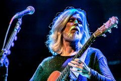 Oswaldo Montenegro celebra 50 anos de carreira com show no Guairão no sábado