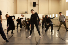 Consciência corporal: curso gratuito do Teatro Guaíra estreia com imersão teórica e prática