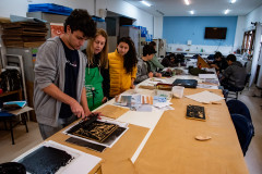 “Calderari: amar, além do mar” une trajetória do artista paranaense às criações de jovens talentos