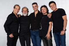 “Nossa Vida é um Palco”: Teatro Guaíra recebe 50 anos de carreira do Blindagem