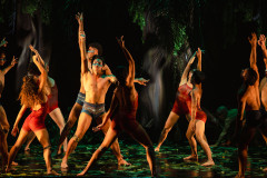 Centro Cultural Teatro Guaíra - Auditório Salvador de Ferrante (Guairinha) - Lenda das Cataratas – Nos dias 1.º e 2 de outubro, às 20h, o tradicional palco do Auditório Salvador de Ferrante (Guairinha) recebe o espetáculo “A Lenda das Cataratas”, montagem da Curitiba Cia. de Dança.