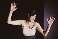 Vida Santos apresenta monólogo intimista no Miniauditório do Teatro Guaíra