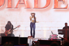 Ana Castela confirma status de fenômeno diante de 228 mil pessoas no Verão Maior Paraná