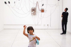 Novo miniauditório do MON é inaugurado com exposição de fotos de Dico Kremer