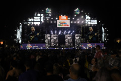 Aonde quer que eu vá: chuva, coral e emoção marcam show dos Paralamas em Matinhos