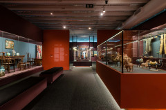 Em visitas guiadas, visitante pode conhecer arquitetura e exposição do acervo do MON