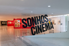 Exposição “Sonhos de Cinema: Arte para a Sétima Arte” fica até este domingo no MON