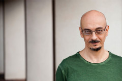 Sérgio Rodrigues participa amanhã do projeto Um Escritor na Biblioteca.