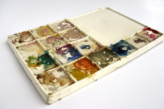 Paleta em porcelana branca que pertenceu a Iria Corrêa