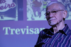 João Silvério Trevisan ministra oficina de romance na Biblioteca.